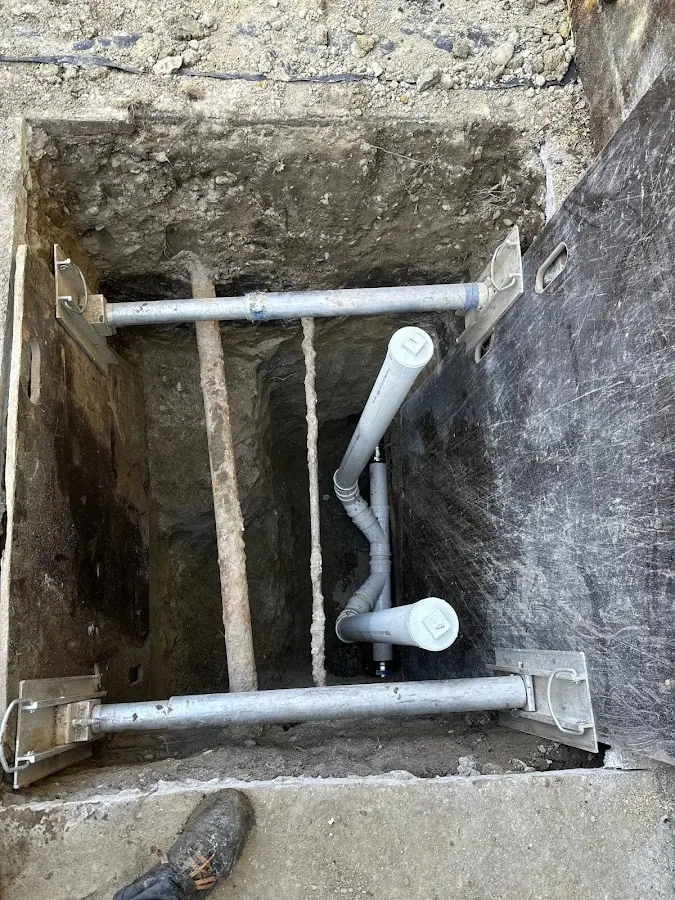 Experienced plumber completing Drain Cleaning work in Canfield